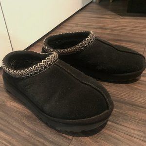 Black Ugg Tasman